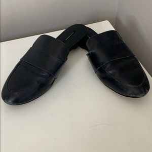 Zara Navy Slides